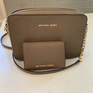 ✨SALE TODAY!! Michael Kors crossbody bag & wallet!